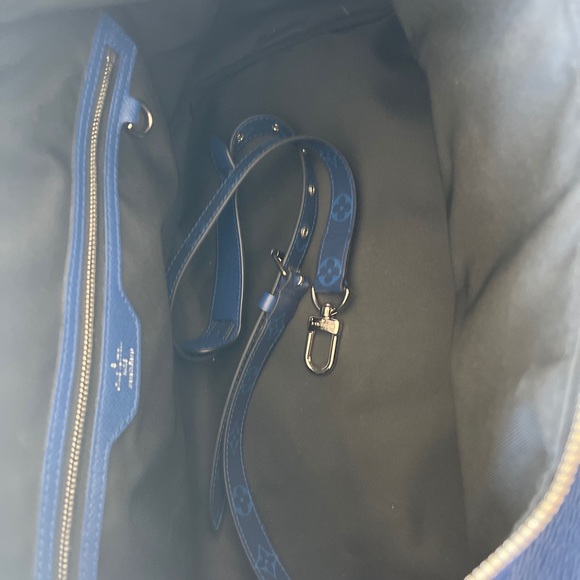 Louis Vuitton duffle bag - Picture 2 of 3